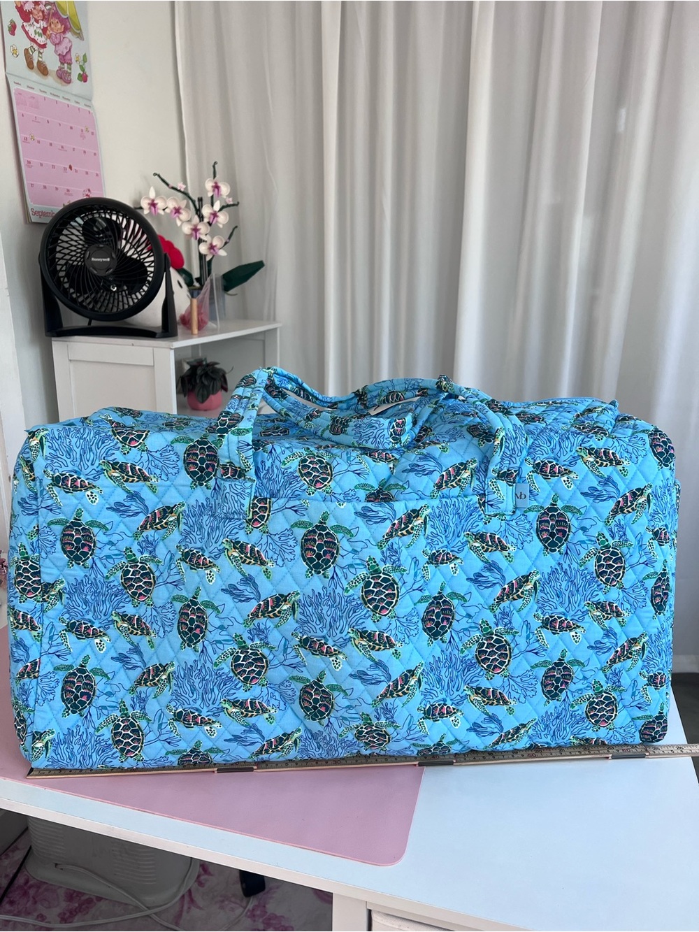 Vera Bradley XL Travel Duffel Bag Sea Turtles and Coral Blue Quilte